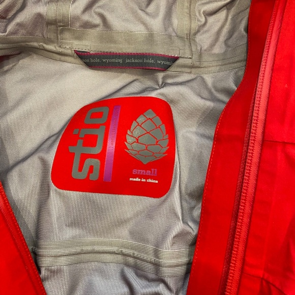 Like New Women's Stio Ski Jacket - Picture 3 of 4